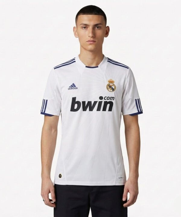 Camisa Retrô Real Madrid 2010/11 I