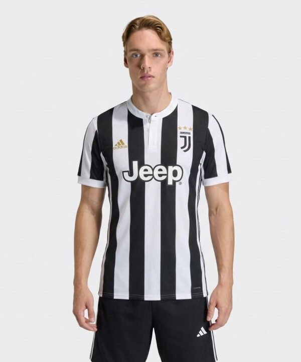 Camisa Retrô Juventus 2017/18 I